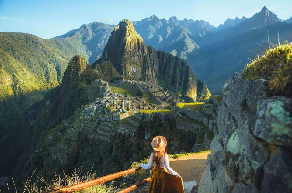 Où se trouve le Machu Picchu et quelle est sa situation géographique ?